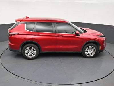 2025 Mitsubishi Outlander ES
