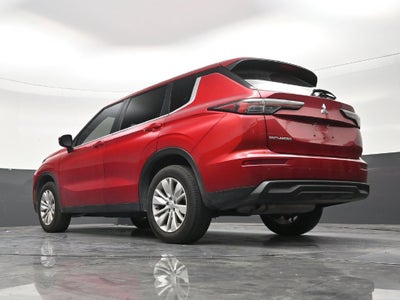 2025 Mitsubishi Outlander ES