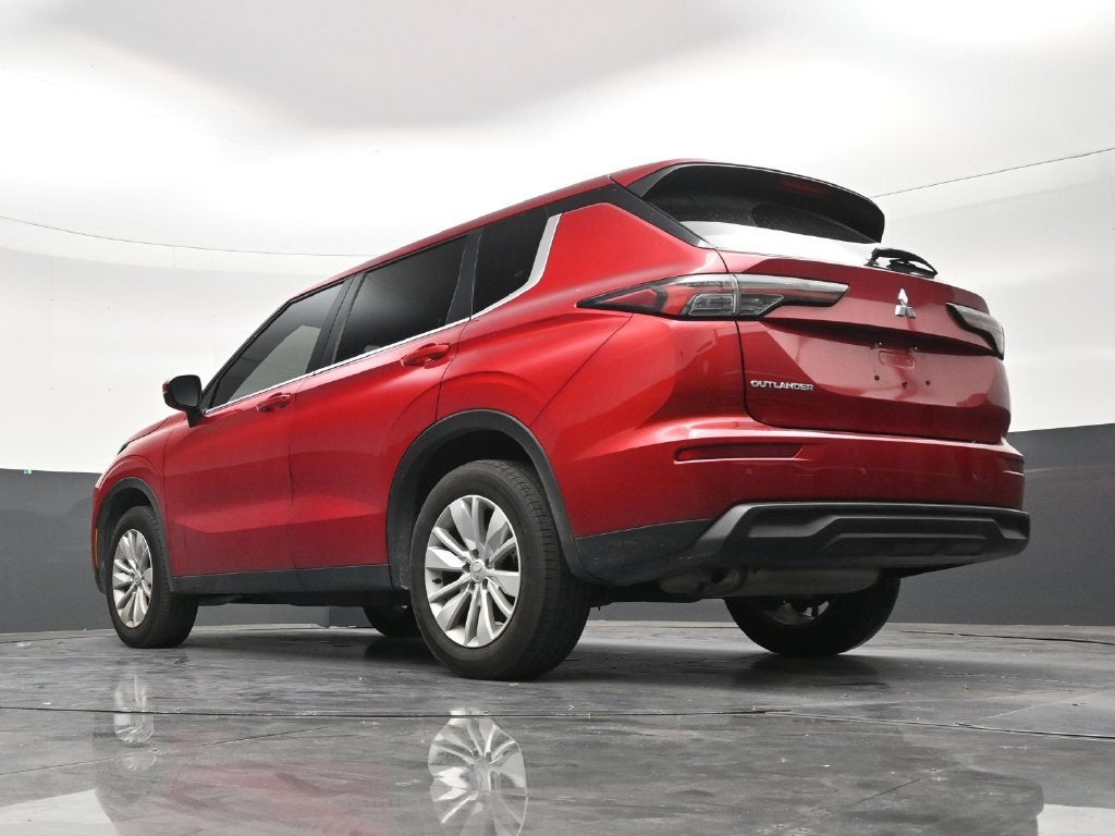 2025 Mitsubishi Outlander ES