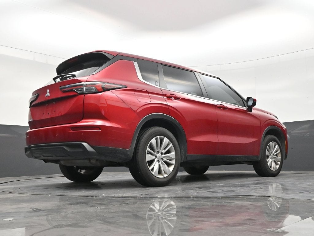 2025 Mitsubishi Outlander ES
