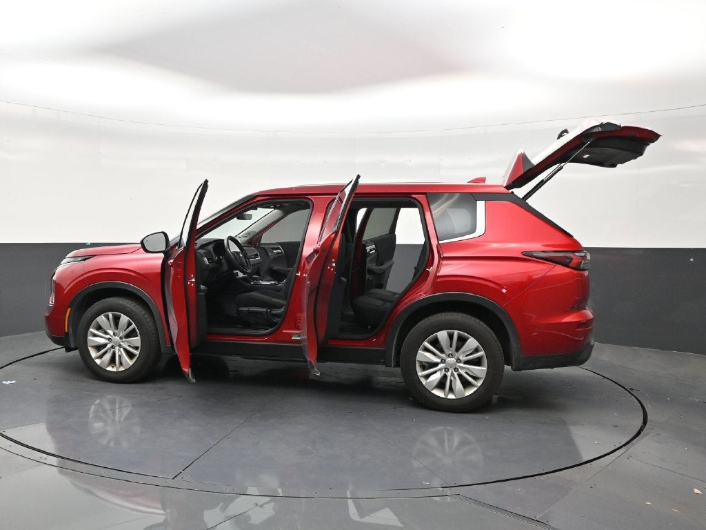 2025 Mitsubishi Outlander ES
