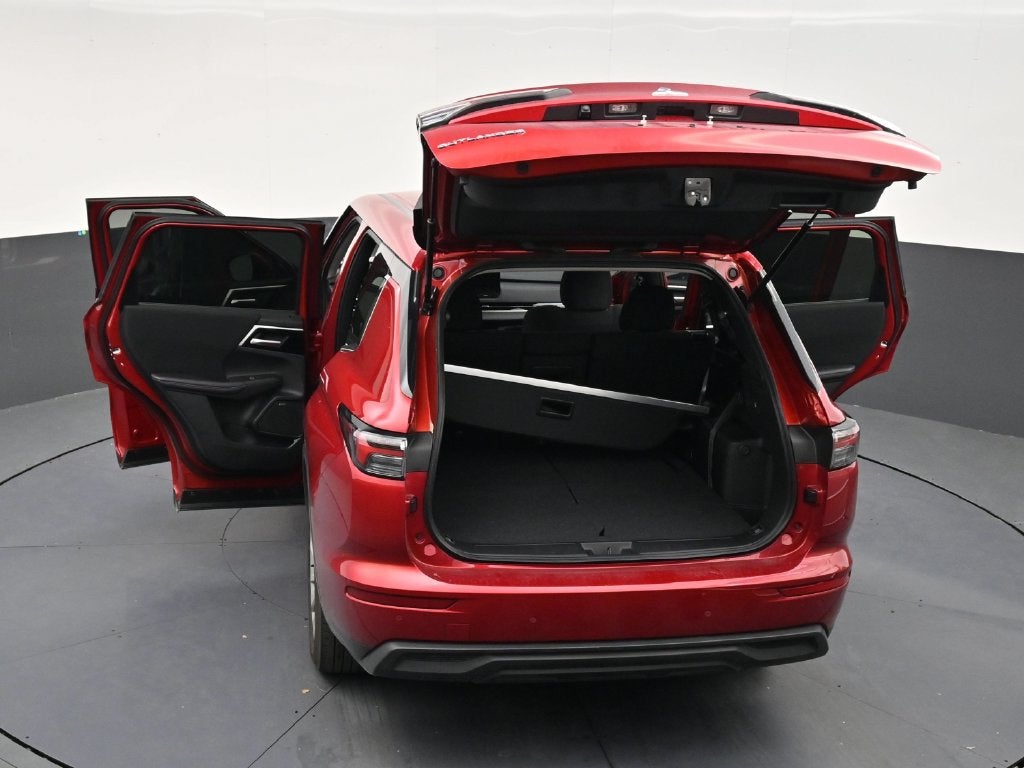2025 Mitsubishi Outlander ES
