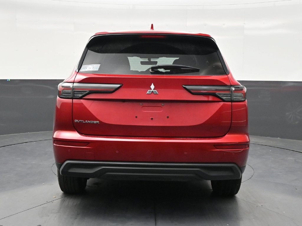 2025 Mitsubishi Outlander ES