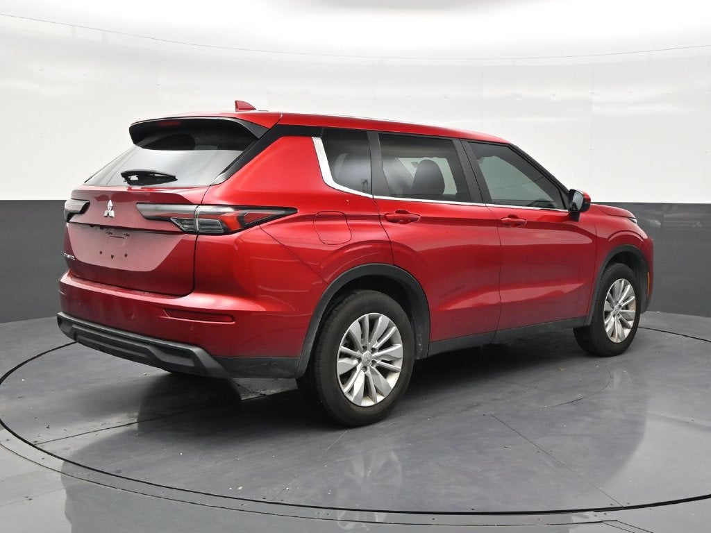 2025 Mitsubishi Outlander ES