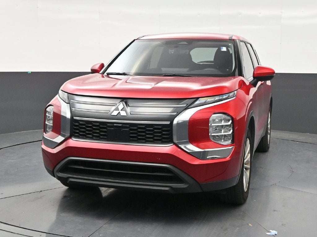 2025 Mitsubishi Outlander ES
