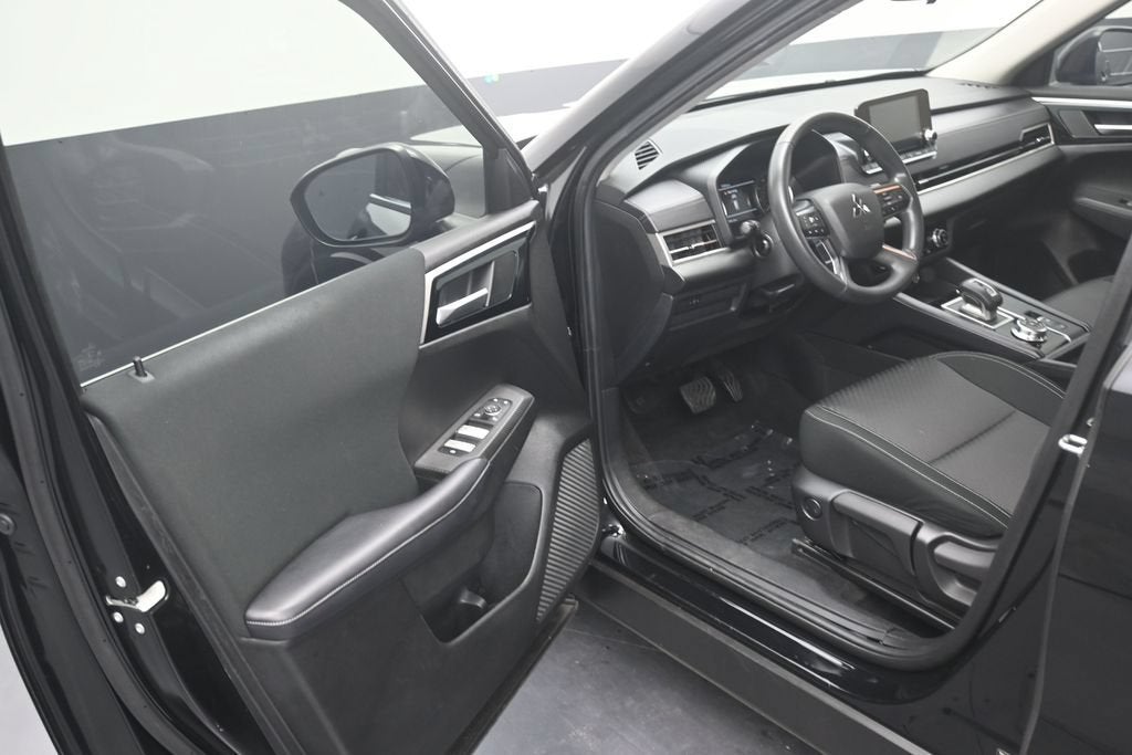 2024 Mitsubishi Outlander ES 2.5 2WD