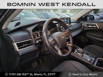 2024 Mitsubishi Outlander SE