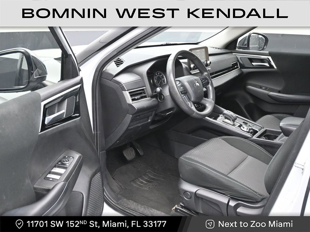 2022 Mitsubishi Outlander ES