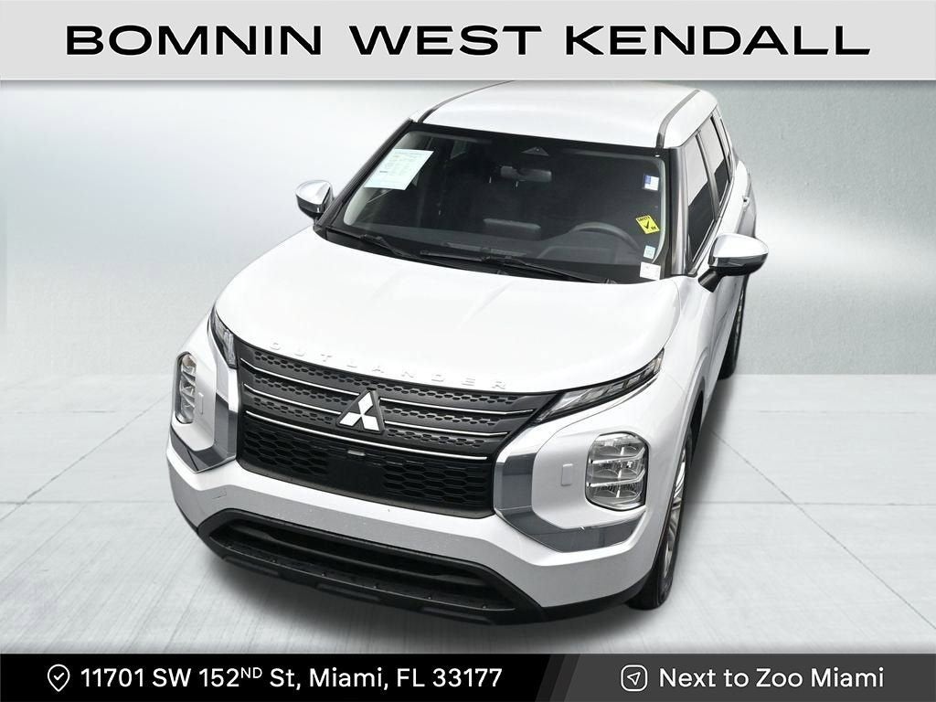 2022 Mitsubishi Outlander ES