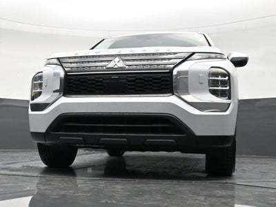 2022 Mitsubishi Outlander ES