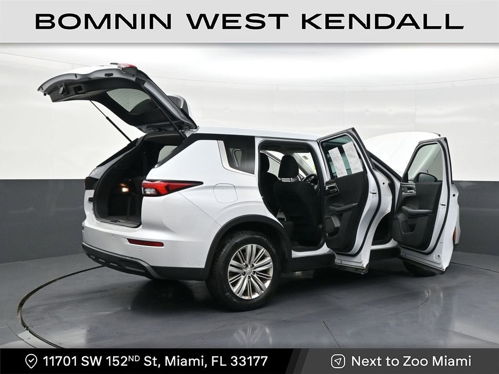 2022 Mitsubishi Outlander ES