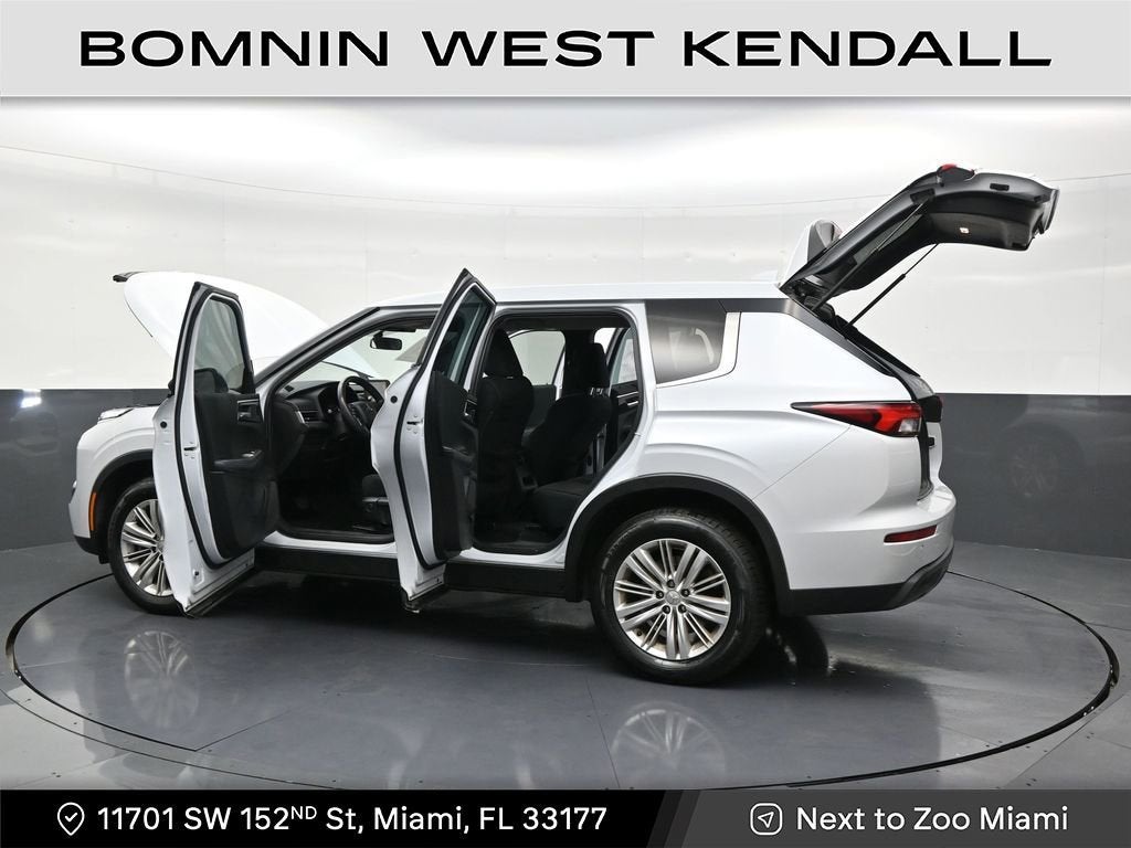 2022 Mitsubishi Outlander ES