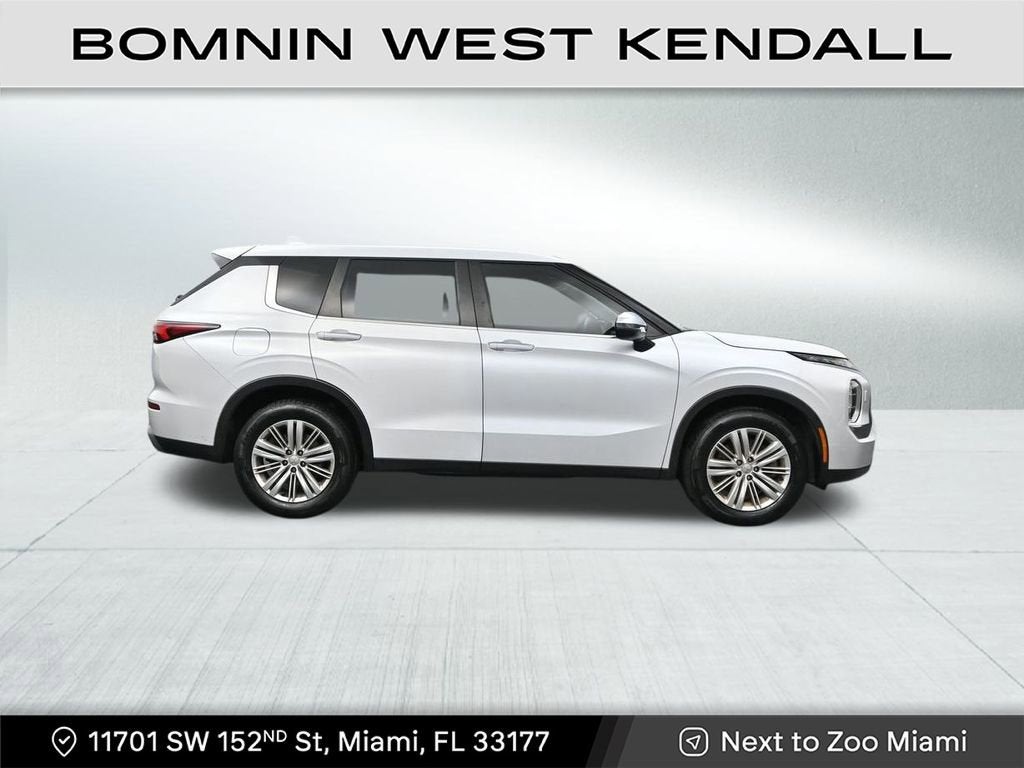 2022 Mitsubishi Outlander ES