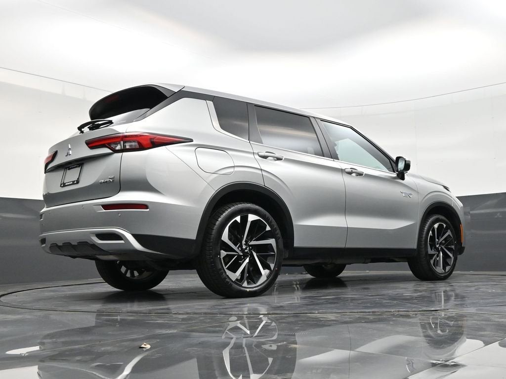 2025 Mitsubishi Outlander Plug-In Hybrid SE