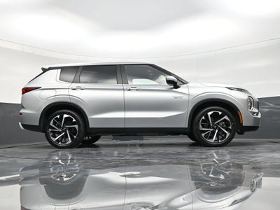 2025 Mitsubishi Outlander Plug-In Hybrid SE