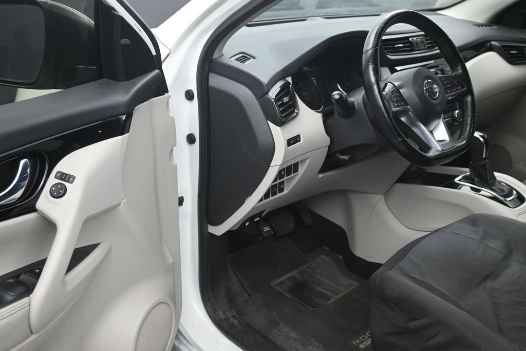 2022 Nissan Rogue Sport SV
