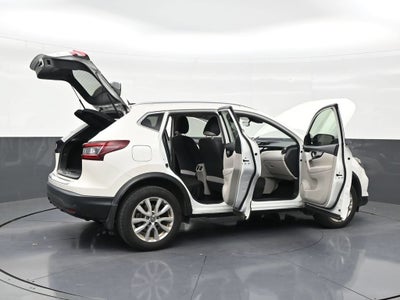 2022 Nissan Rogue Sport SV