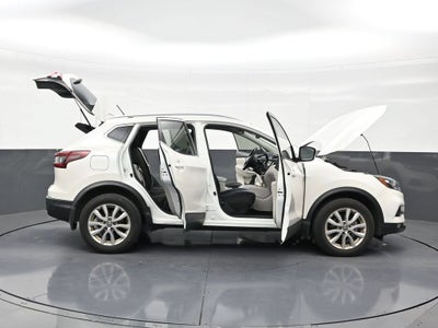 2022 Nissan Rogue Sport SV