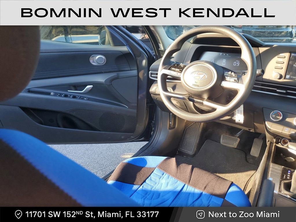 2025 Hyundai Elantra SE