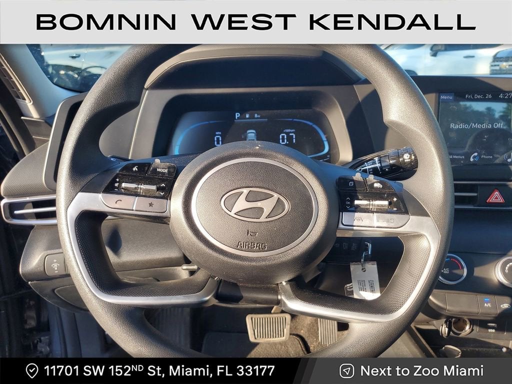 2025 Hyundai Elantra SE