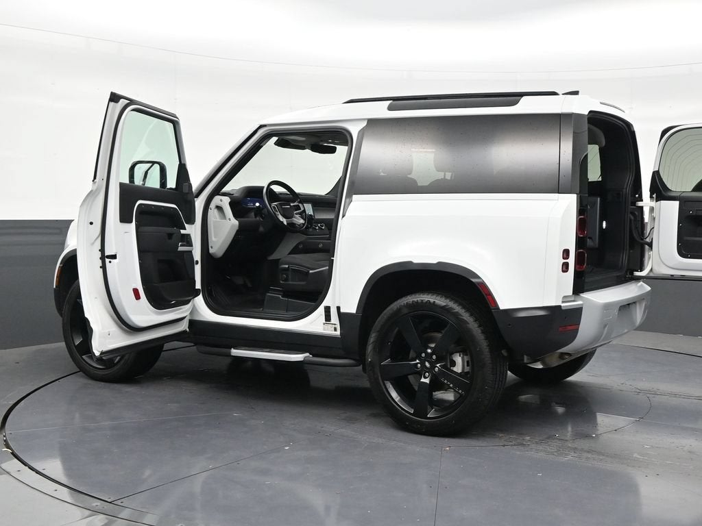 2022 Land Rover Defender 90 Standard