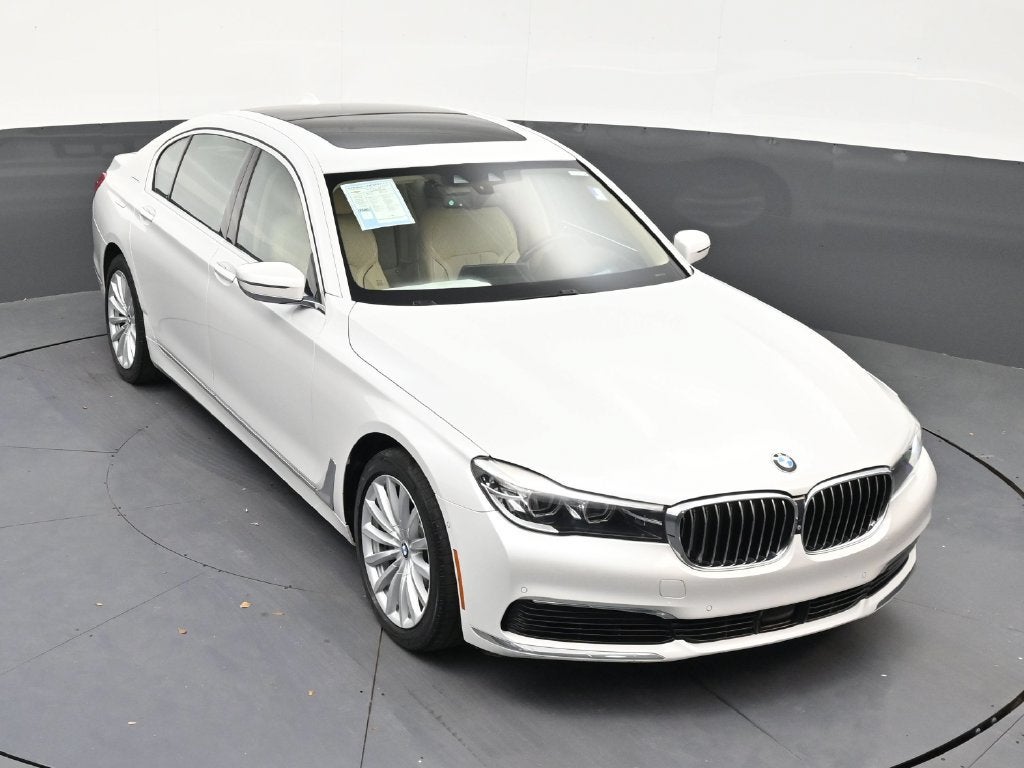 2019 BMW 740i 740i