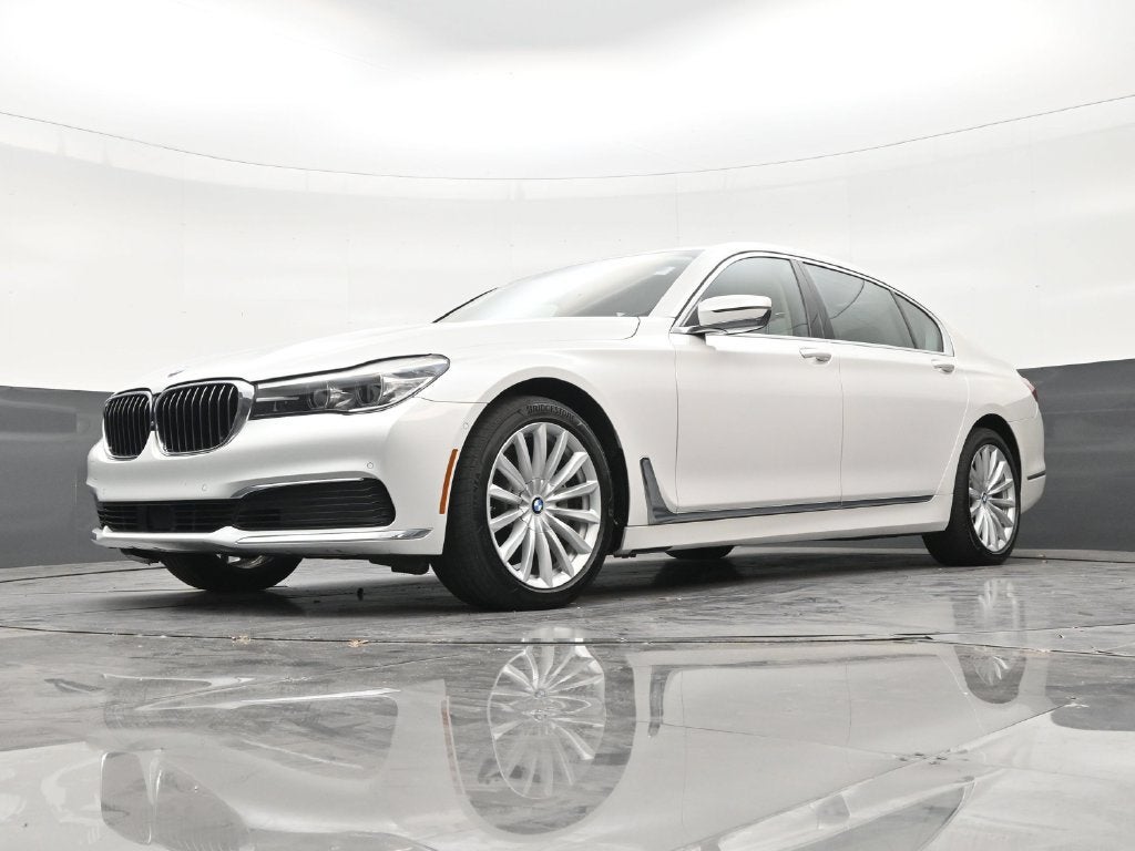 2019 BMW 740i 740i