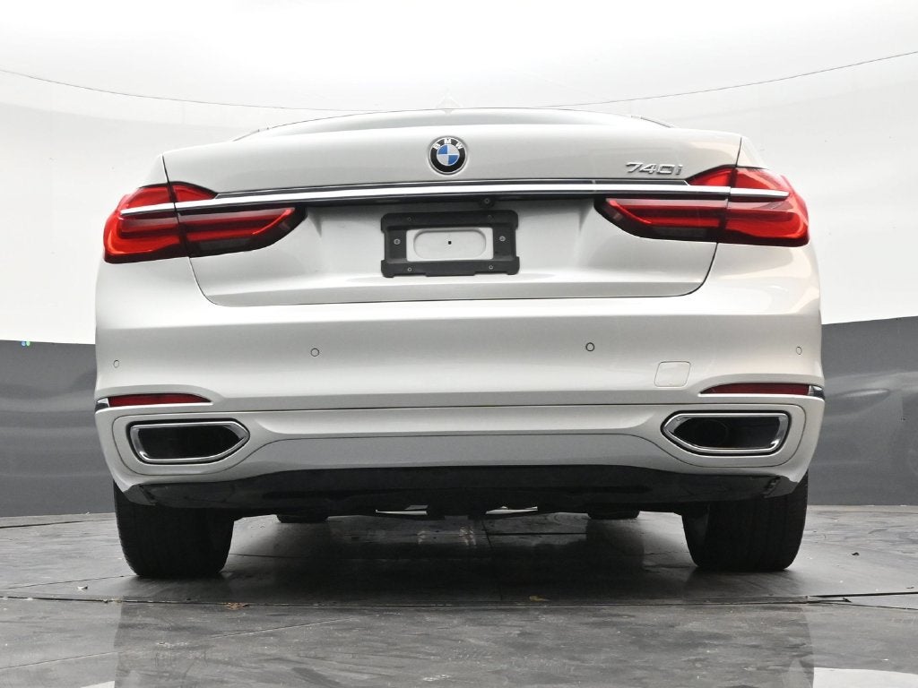 2019 BMW 740i 740i