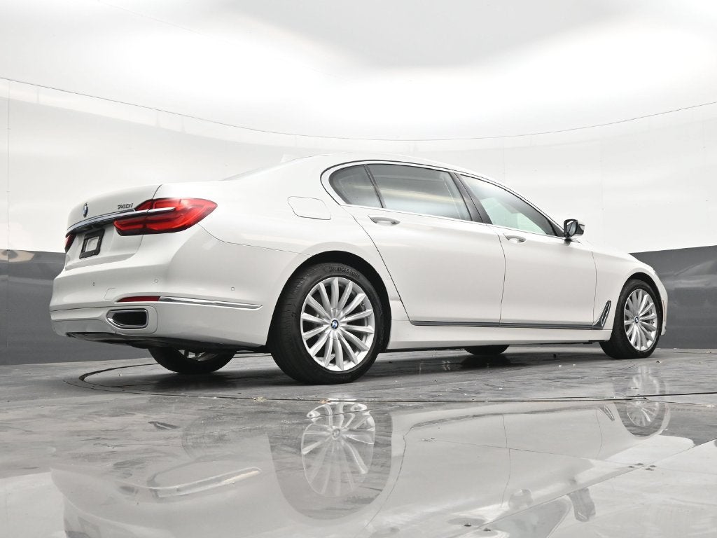 2019 BMW 740i 740i
