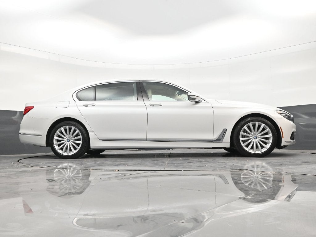 2019 BMW 740i 740i