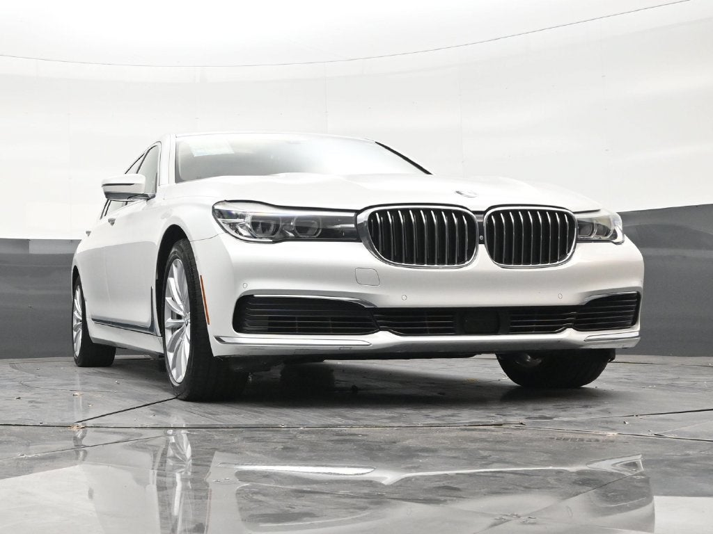 2019 BMW 740i 740i
