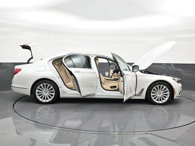 2019 BMW 740i 740i