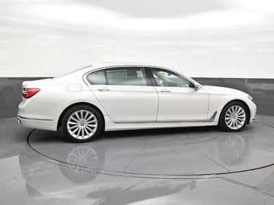 2019 BMW 740i 740i
