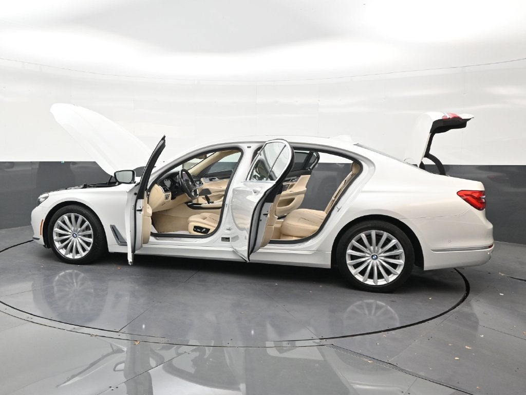 2019 BMW 740i 740i