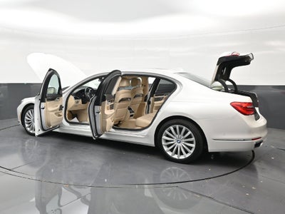 2019 BMW 740i 740i