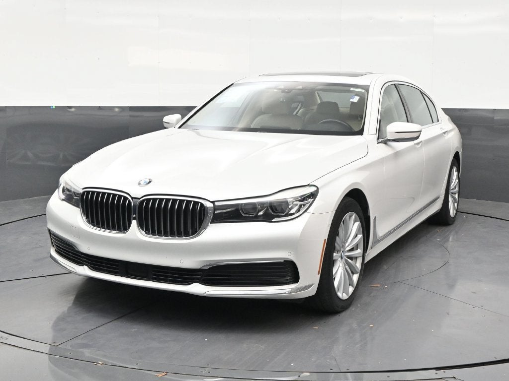 2019 BMW 740i 740i