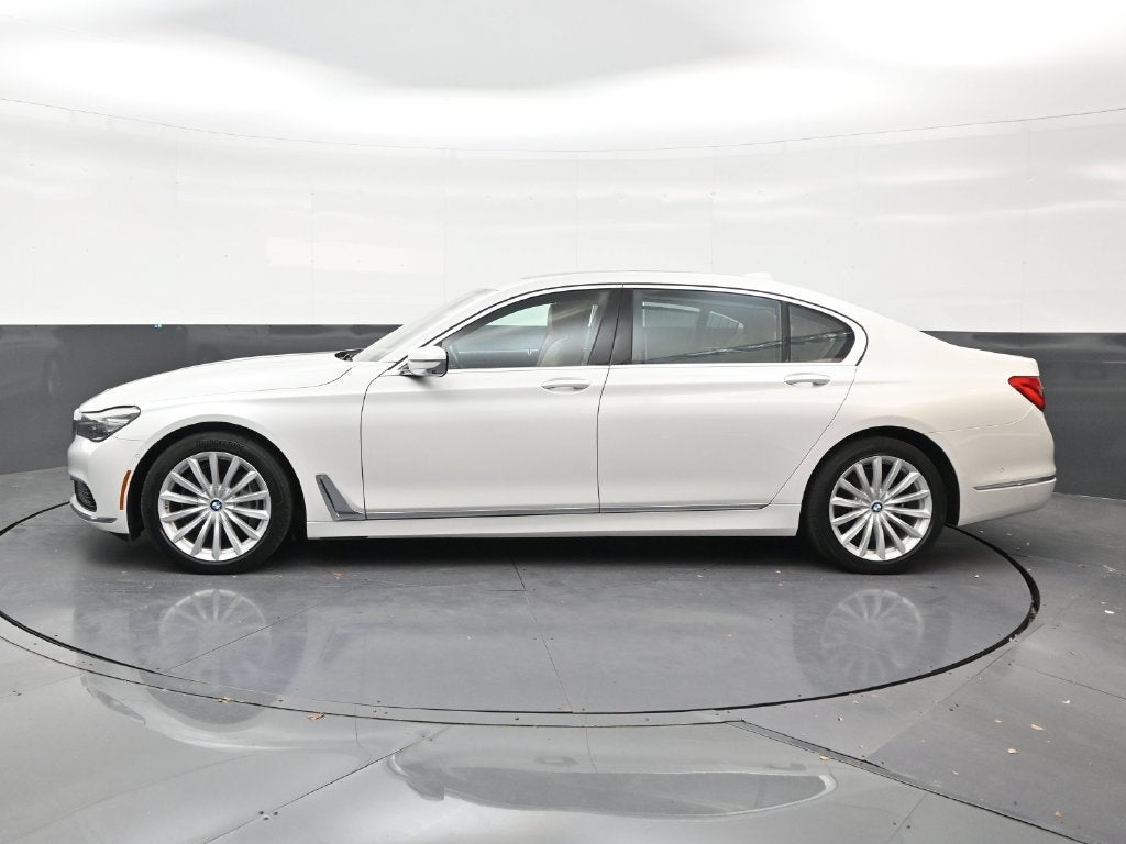 2019 BMW 740i 740i