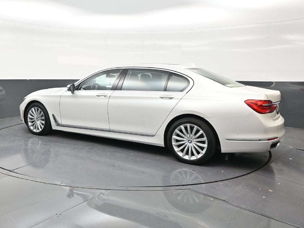2019 BMW 740i 740i