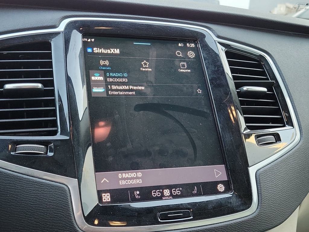 2023 Volvo XC90 Plus