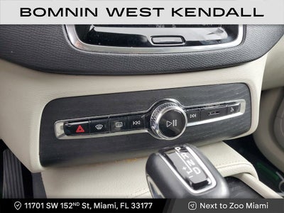 2020 Volvo XC90 Momentum