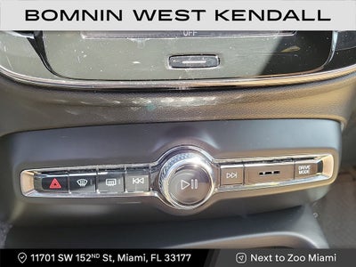 2020 Volvo XC40 Momentum