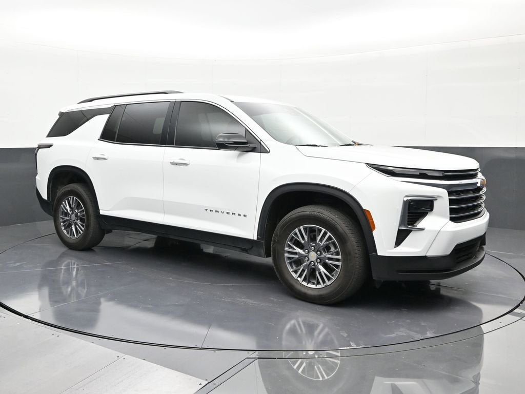 2025 Chevrolet Traverse LT