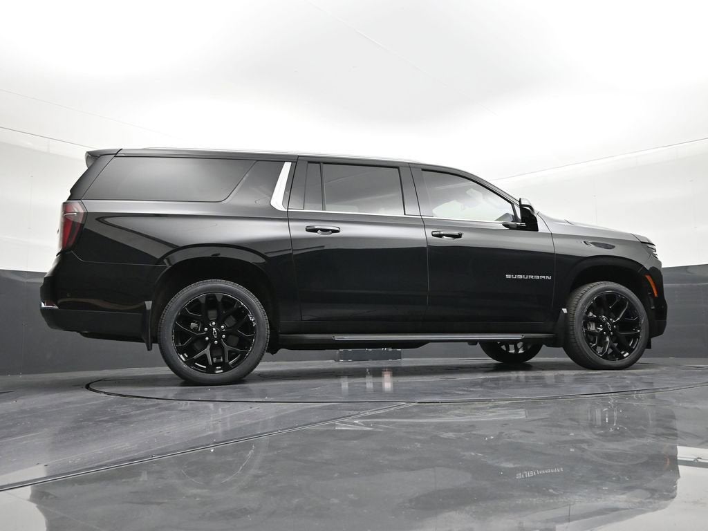 2025 Chevrolet Suburban LT