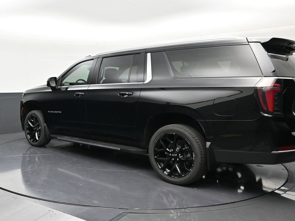 2025 Chevrolet Suburban LT