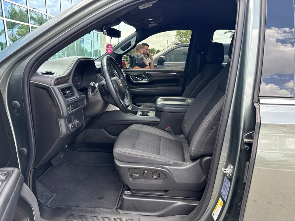 2023 Chevrolet Suburban LS