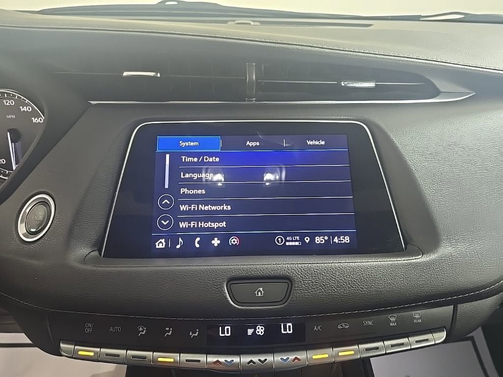 2022 Cadillac XT4 Premium Luxury