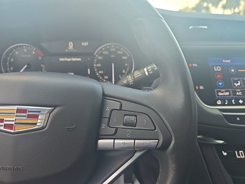 2023 Cadillac XT6 Luxury