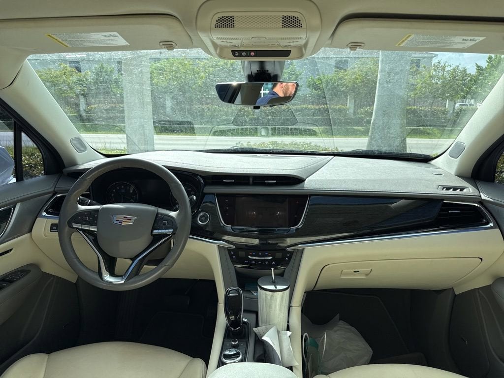 2023 Cadillac XT6 Premium Luxury