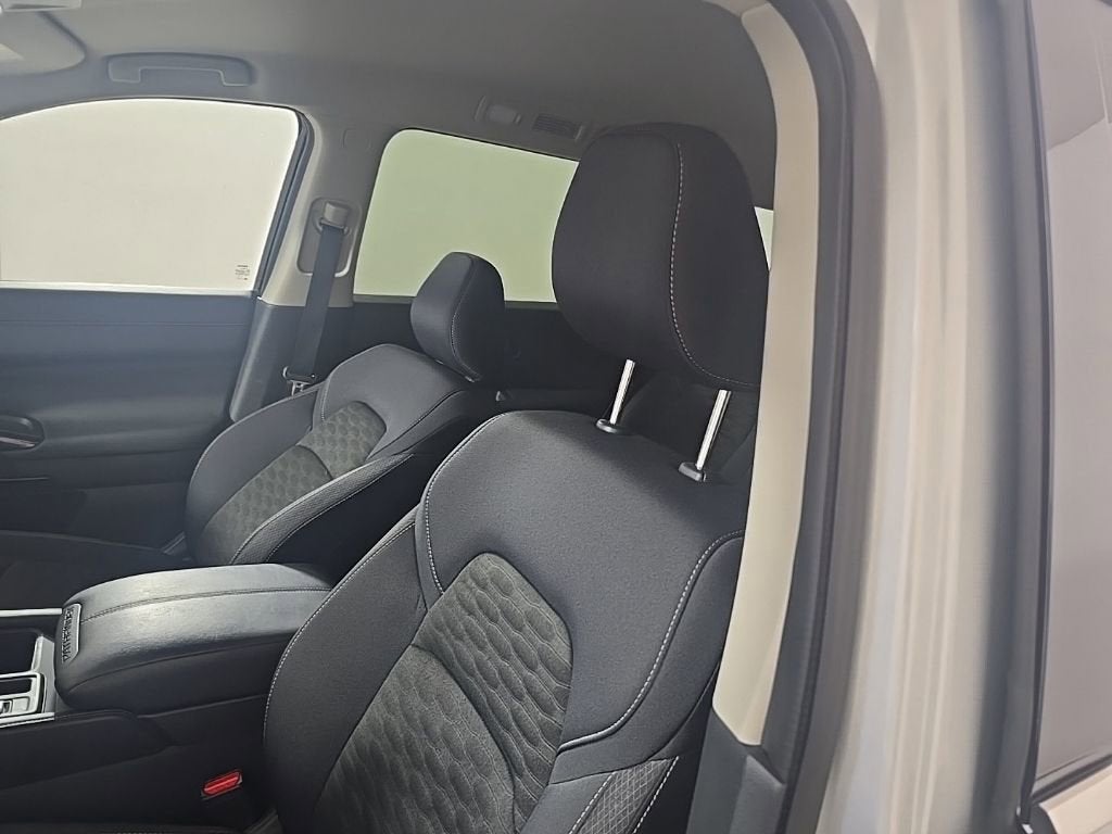 2025 Nissan Pathfinder S