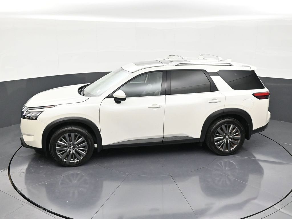 2022 Nissan Pathfinder SL
